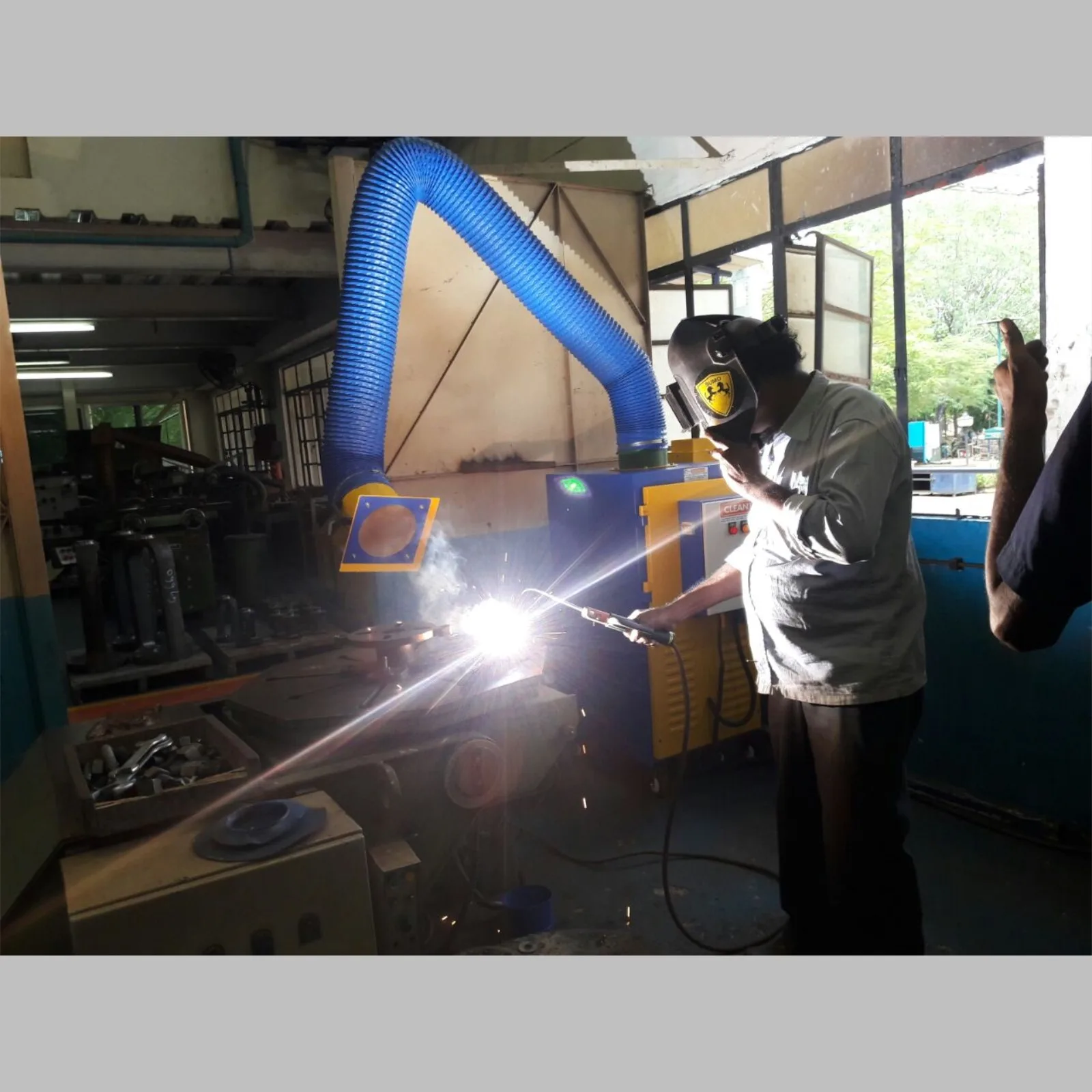 FE300 Welding Fume Extractor